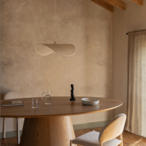Mesa de comedor ovalada de madera